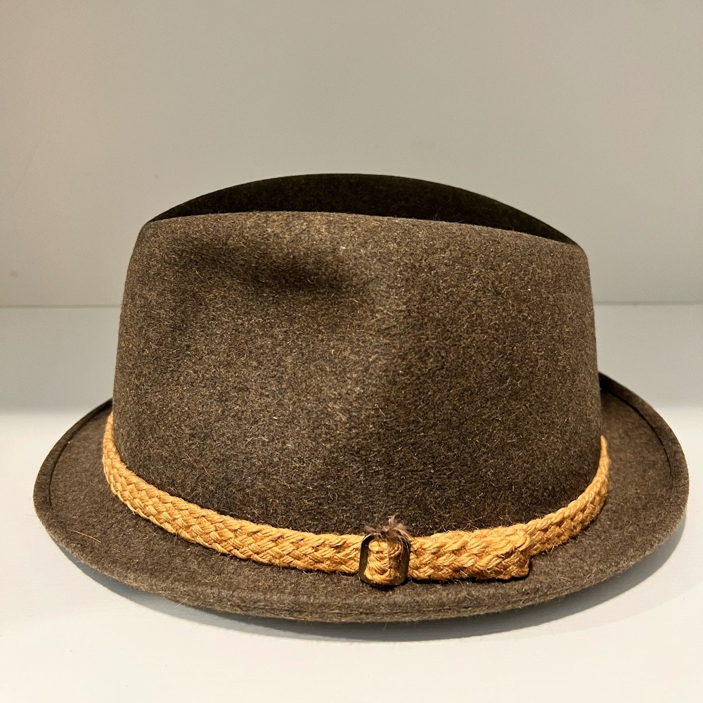 Hat - Picture 4 of 9